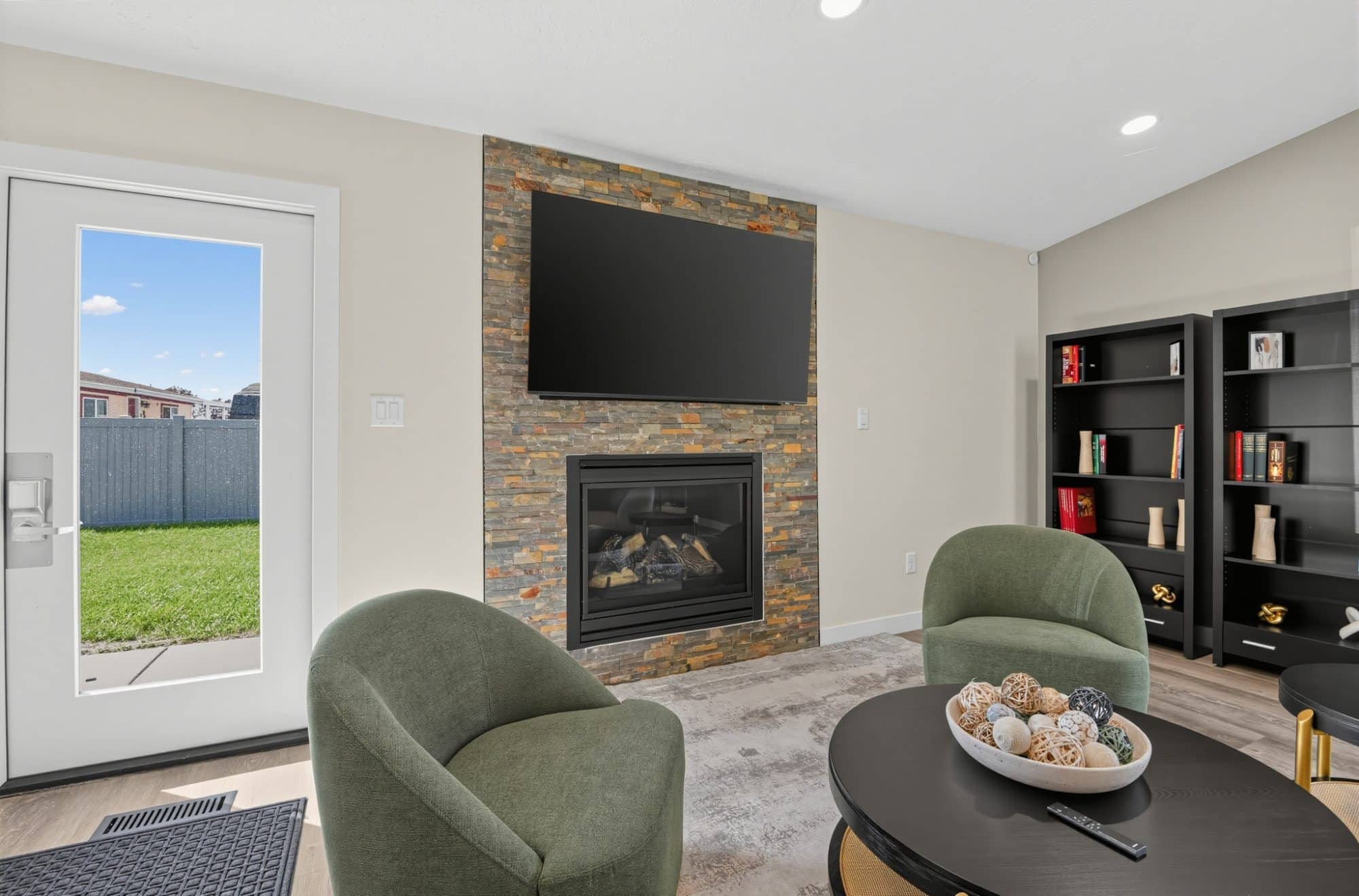 05 1500 N Angel St Living room 1299